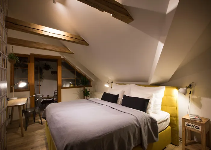 Gigantic Boho Chic 3 Bedroom 3 Bathroom Loft With Hanging Chair Lejlighed *