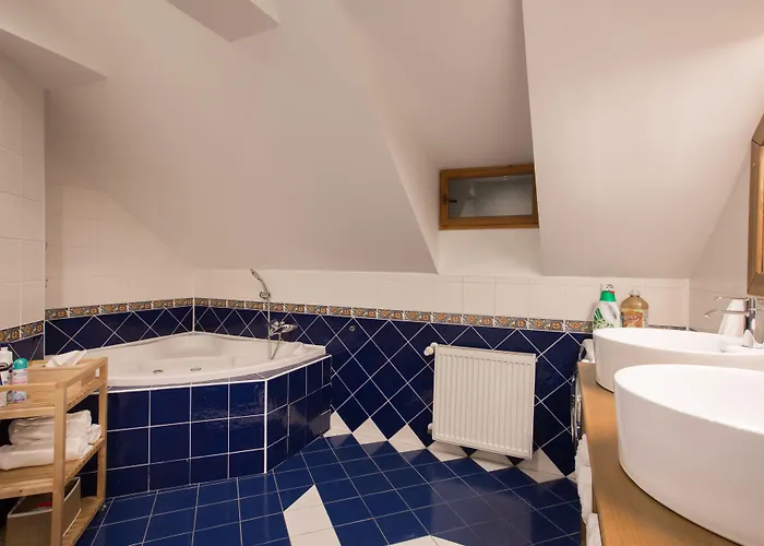 Gigantic Boho Chic 3 Bedroom 3 Bathroom Loft With Hanging Chair *