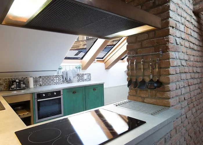 Gigantic Boho Chic 3 Bedroom 3 Bathroom Loft With Hanging Chair * Prag