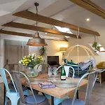 아파트 Gigantic Boho Chic 3 Bedroom 3 Bathroom Loft With Hanging Chair
