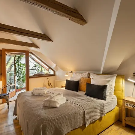 Апартаменты Gigantic Boho Chic 3 Bedroom 3 Bathroom Loft With Hanging Chair *