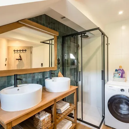 Апартаменты Gigantic Boho Chic 3 Bedroom 3 Bathroom Loft With Hanging Chair