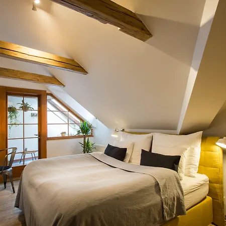 Gigantic Boho Chic 3 Bedroom 3 Bathroom Loft With Hanging Chair Прага
