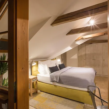 Gigantic Boho Chic 3 Bedroom 3 Bathroom Loft With Hanging Chair * Прага