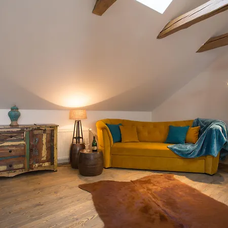 Апартаменты Gigantic Boho Chic 3 Bedroom 3 Bathroom Loft With Hanging Chair