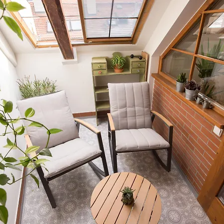 Gigantic Boho Chic 3 Bedroom 3 Bathroom Loft With Hanging Chair * Прага