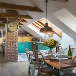 Gigantic Boho Chic 3 Bedroom 3 Bathroom Loft With Hanging Chair Апартаменты