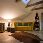 Апартаменты Gigantic Boho Chic 3 Bedroom 3 Bathroom Loft With Hanging Chair